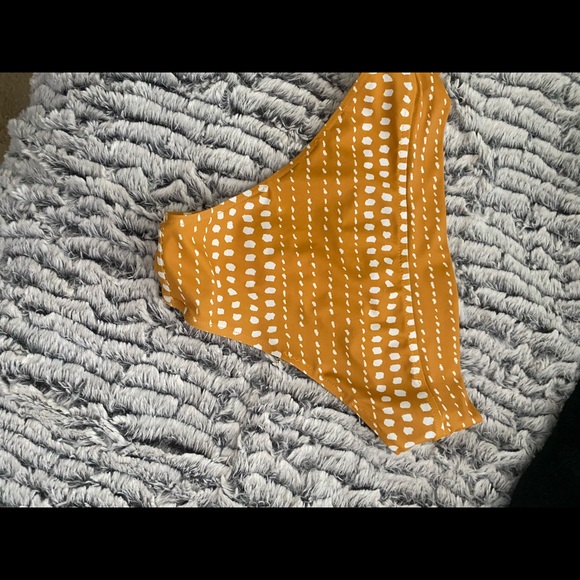 2 pairs of printed bottoms never worn - Picture 2 of 4